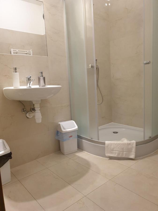 Apartamenty Rynek Lezajsk Kültér fotó